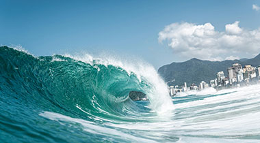 樱花动漫三件套：看表达是不是把推断写成事实→做把标题改成问题句→记住像给句子做体检